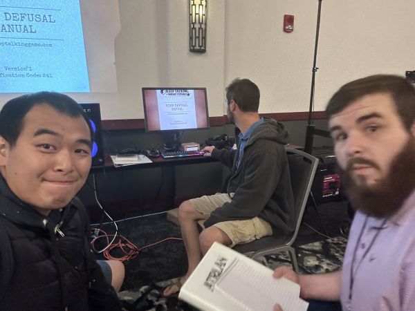 Attendees preparing for bomb defusal game