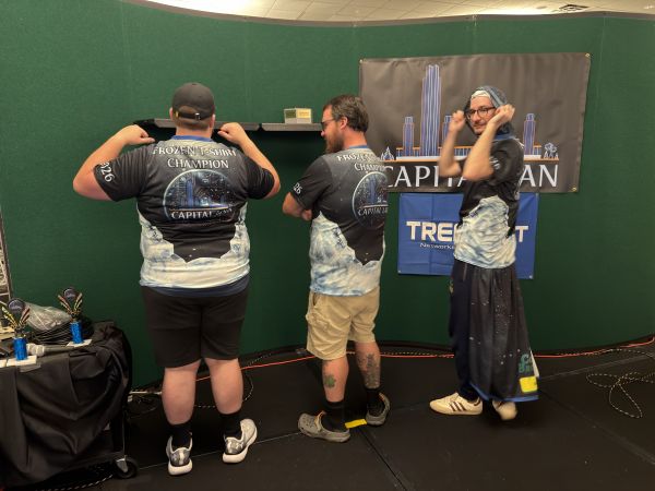 Frozen T-Shirt Champion shirts at prize area